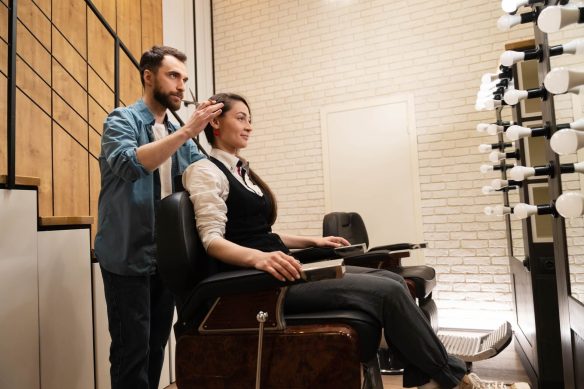 Wyposażenie salonu fryzjerskiego – lista niezbędnych mebli i dodatków